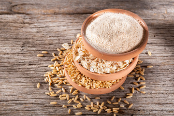 oat grains, flakes and flour
