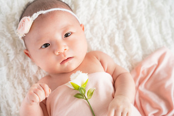 日本人の赤ちゃん 新生児のニューボーンフォト Asian Wall Mural Asi Photosozai