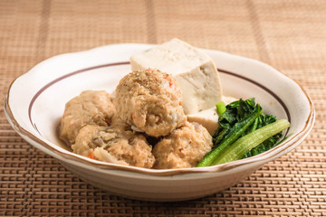 鶏団子と豆腐の煮付け