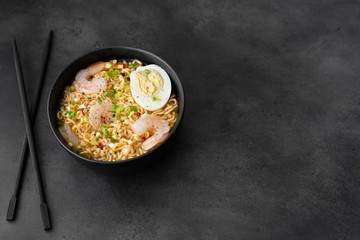 egg noodles with shrimps, green onions and spices