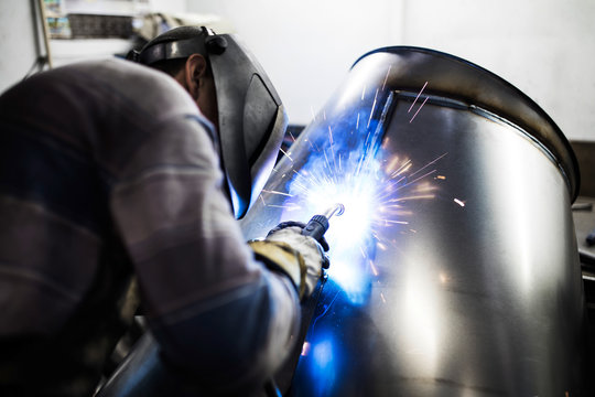 Man welding steel 