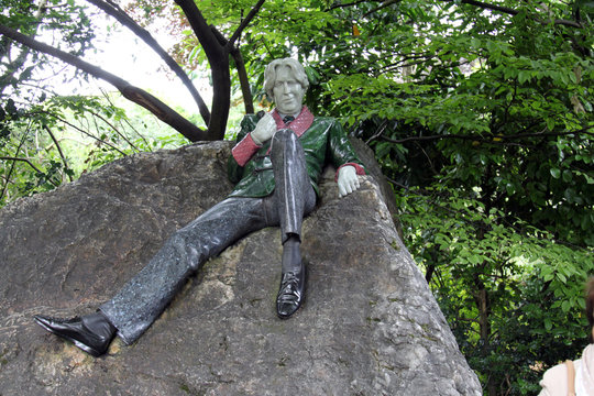monument sculpture to Oscar Wilde Dublin Ireland