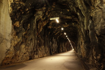 Túnel de tren en Oviedo. Antiguo túnel de "El Vasco"