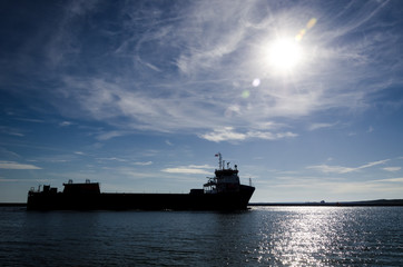 Obraz premium MERCHANT VESSEL - Ship in the hot sunshine