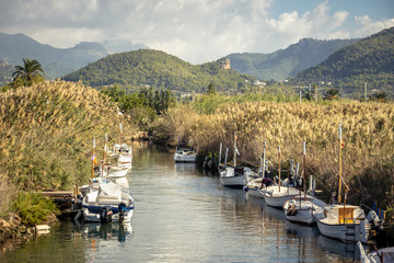 Sonnenschein über dem Hafen von Port d'Andratx