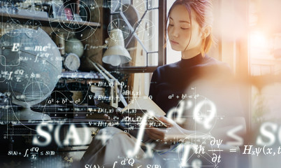 科学イメージ　本を読む女性