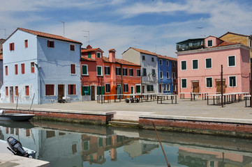 Fototapeta na wymiar Canal in Burano island in italy