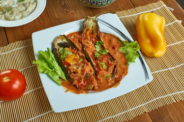 Mini melanzane imbottite in sugo piccante