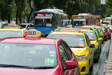 Rolgordijnen Taximeter met verkeersopstopping in Bangkok © maodoltee