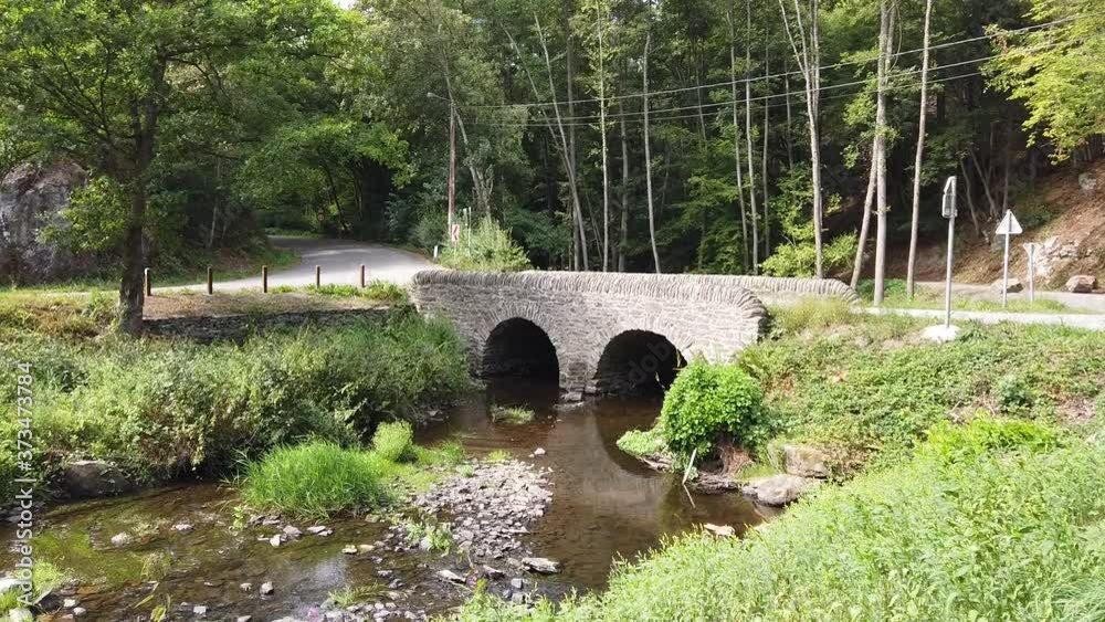 Poster Belgique Wallonie Gembes pont Gades pierre Ardenne ruisseau