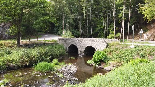 Belgique Wallonie Gembes pont Gades pierre Ardenne ruisseau