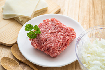 シュウマイの具　ひき肉と玉ねぎと皮