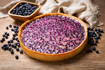 Obraz na płótnie Canvas blueberry pie and fresh berries