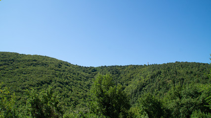 Fototapeta na wymiar Vista lungo il sentiero a Serra San Quirico