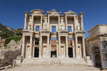 Obraz premium Library of Celsus in Ephesus Ancient City, Selcuk Town, Izmir, Turkey