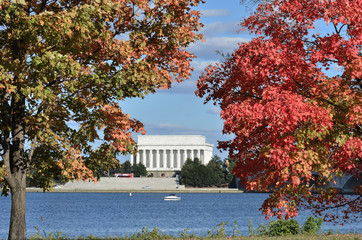 lincoln memorial in fall foliage - Washingon dc united states