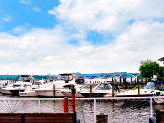 Fototapeta na wymiar On the Potomac River within eyesight of Washington, DC, Alexandria, VA is nationally recognized for its rich history and beautifully preserved 18th- and 19th-century architecture