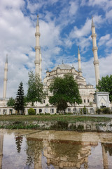Fototapeta na wymiar Adana Sabanci Merkez Mosque in springtime - Adana, Turkey 