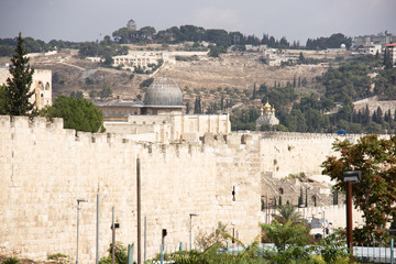 Fototapeta na wymiar jerusalem old city walls