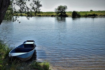 Das Boot am Fluß