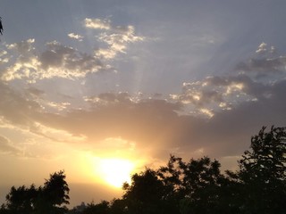 Fototapeta na wymiar Amazing sunset with some beautiful clouds 