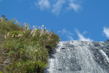 Fototapeta na wymiar veu da Noiva waterfall near Urubici in Brazil