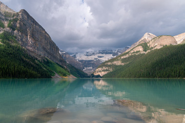 Fototapeta premium View of Lake Louise at Banff National Park in Alberta. 