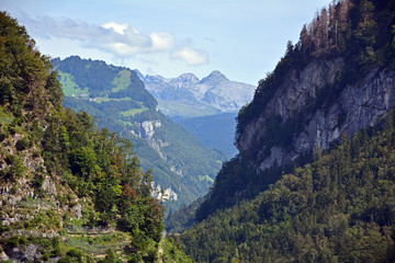 Blick übers Schlattli ind Muotatal auf das Silberen Gebiet, Kanton Schwyz