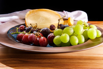 Gouda Cheese Grape Platter