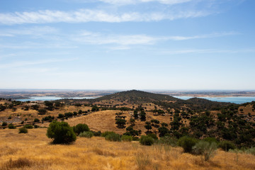 Fototapeta na wymiar view of the alqueva dam from monsaraz