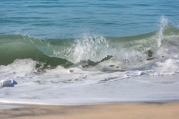 Obraz premium waves on the beach