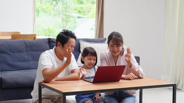 家族　テレビ電話