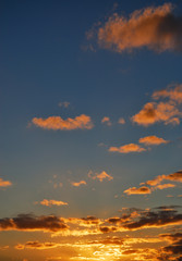 夕暮れ　夕焼け　空　雲　素材