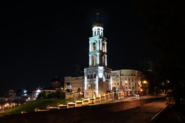 Fototapeta na wymiar Orthodox church in Samara
