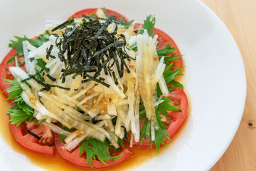 トマトとみず菜と大根サラダ