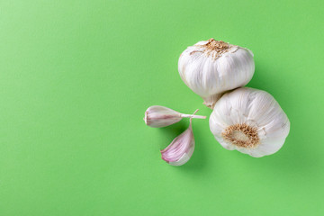 garlic on the green table