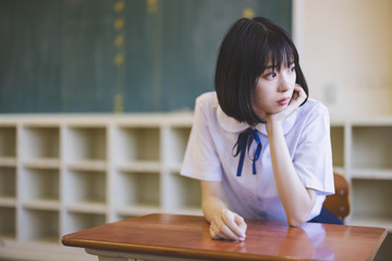 女子高生