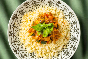 北アフリカ料理 ひよこ豆とクスクス  Boiled chickpeas with couscous 