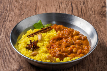 北アフリカ料理 ひよこ豆とクスクス  Boiled chickpeas with couscous 