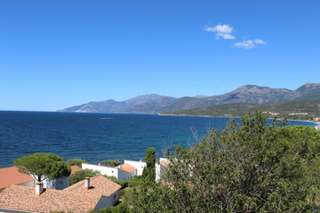 Naklejka na ściany i meble Paysage de la Corse lors d'un voyage, ciel, mer, montagne, magnifique