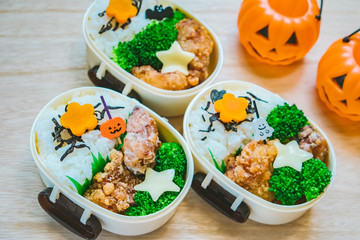唐揚げ弁当　ハロウィン風