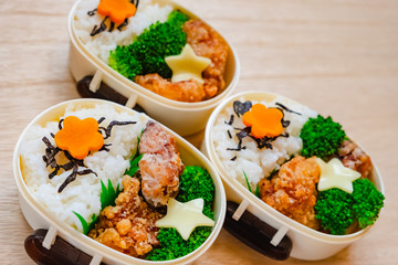 手作りの唐揚げ弁当　複数