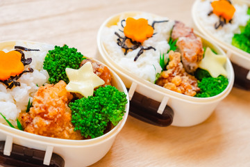 手作りの唐揚げ弁当　複数