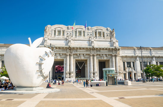 Milano Centrale Stazione Railway Train Station, Milan, Italy