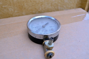 Photo of used pressure gauge