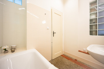 Fototapeta na wymiar Luxury bathroom in an appartment.
