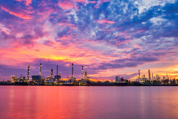 Naklejka premium Oil refinery industry at sunset - factory - petrochemical plant