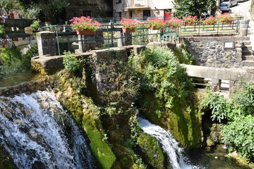 Fototapeta na wymiar Wasserfall des Tarn in Florac - Trois Rivieres in Frankreich