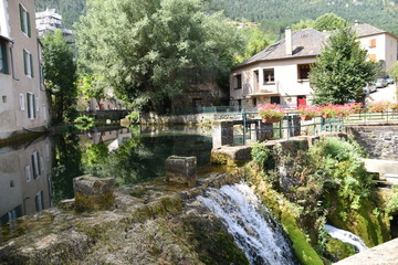 Fototapeta na wymiar Wasserfall des Tarn in Florac - Trois Rivieres in Frankreich