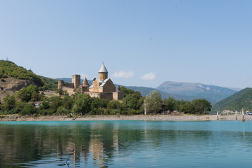 Obraz premium Ananuri Castle with Church on the bank of lake, Georgia
